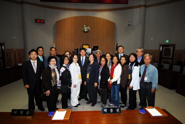 동말레이시아 보르네오 섬 원주민 지도자 의회 방문(2011. 11. 4)
