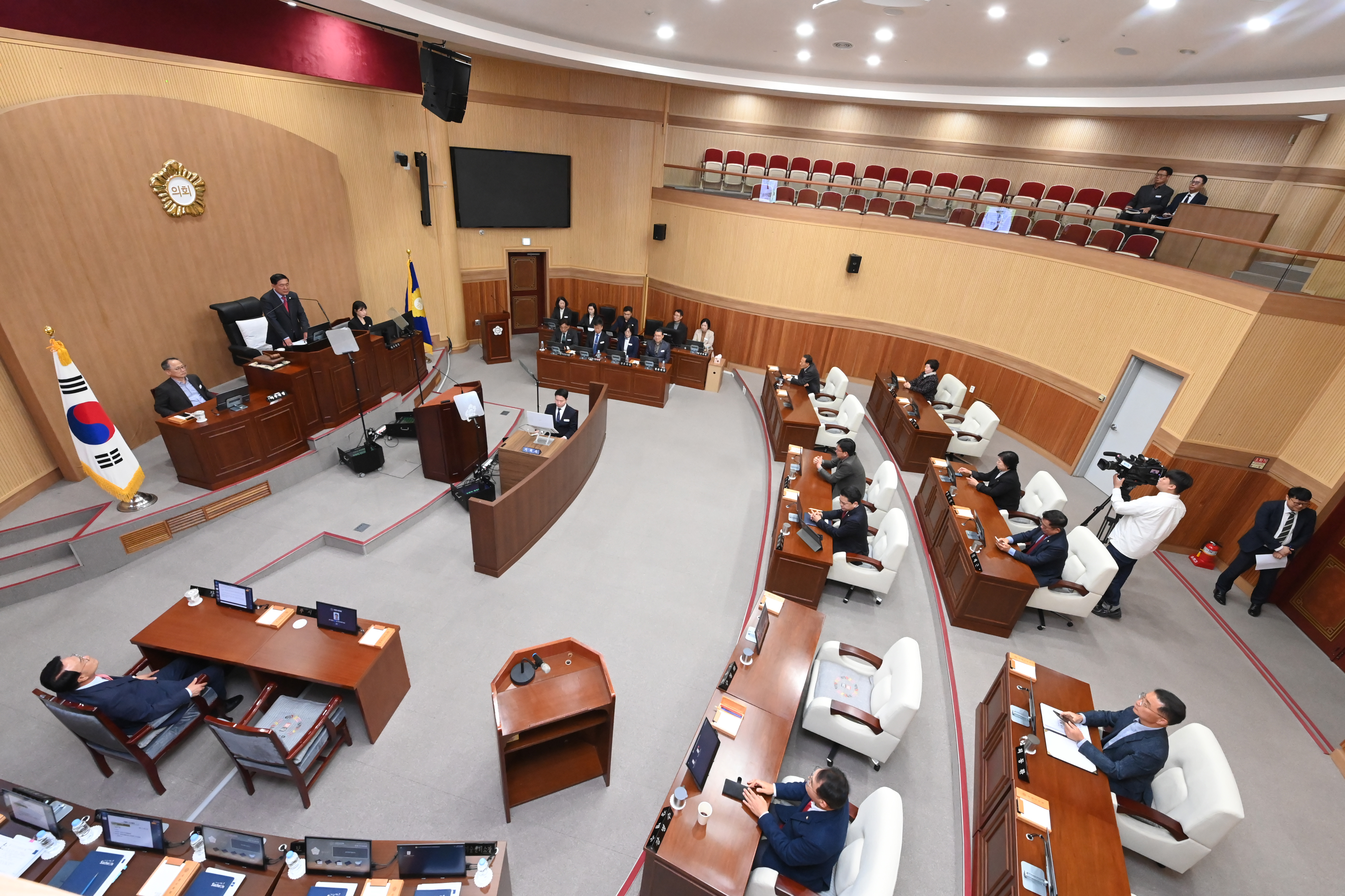 제290회 사천시의회 임시회 제2차 본회의 - 1