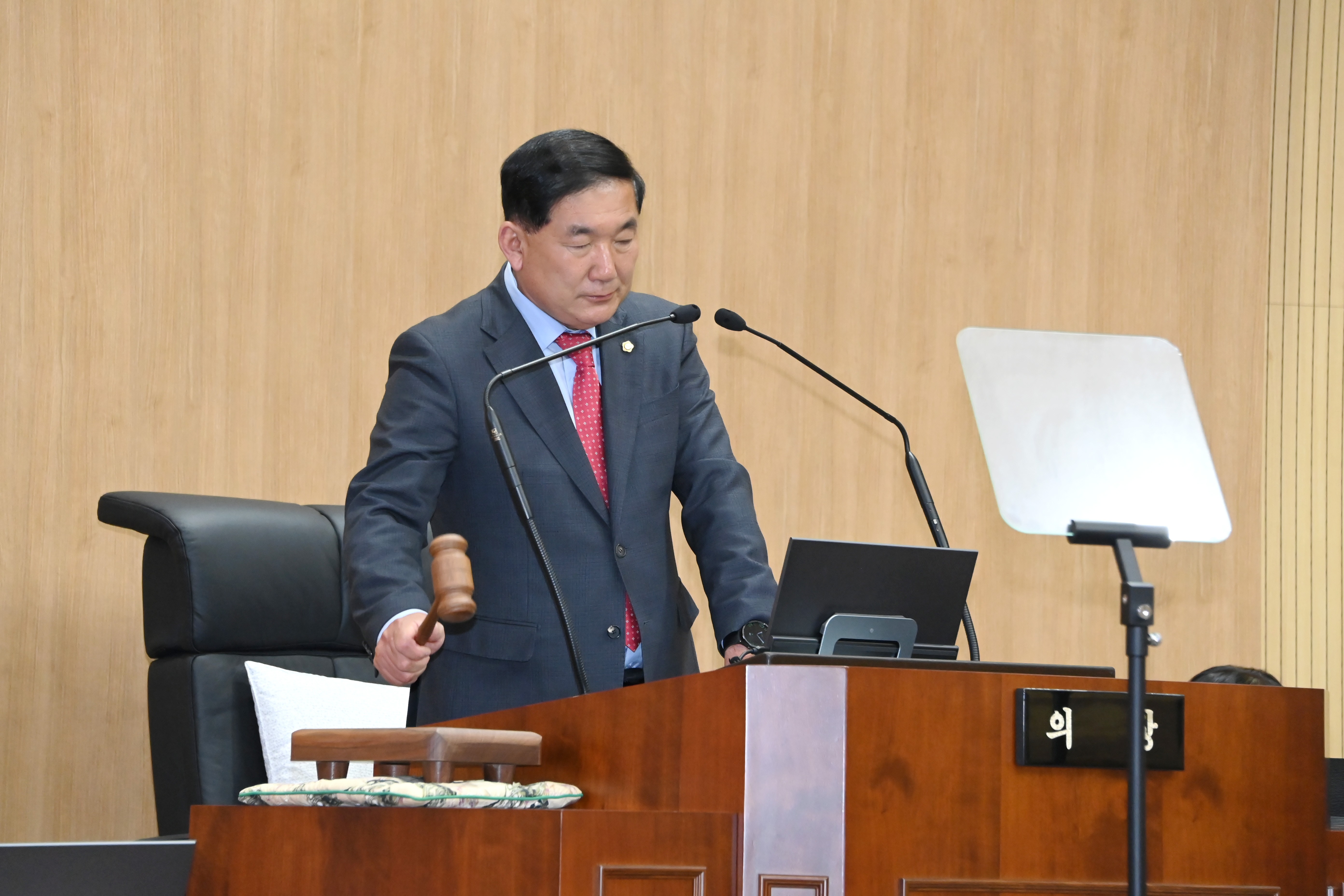 제290회 사천시의회 임시회 제2차 본회의 - 4