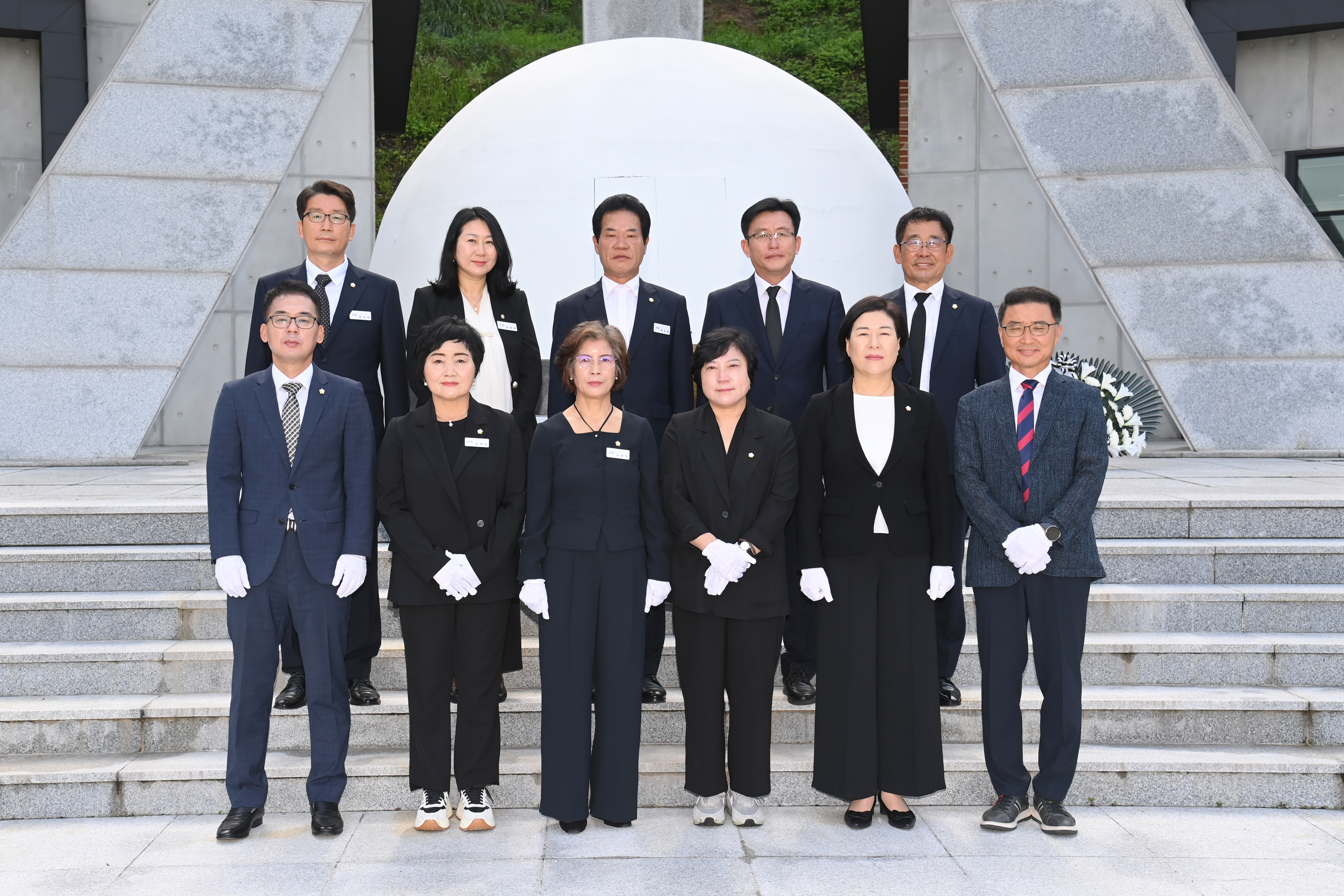 제10대 사천시의회 충혼탑 참배 - 3