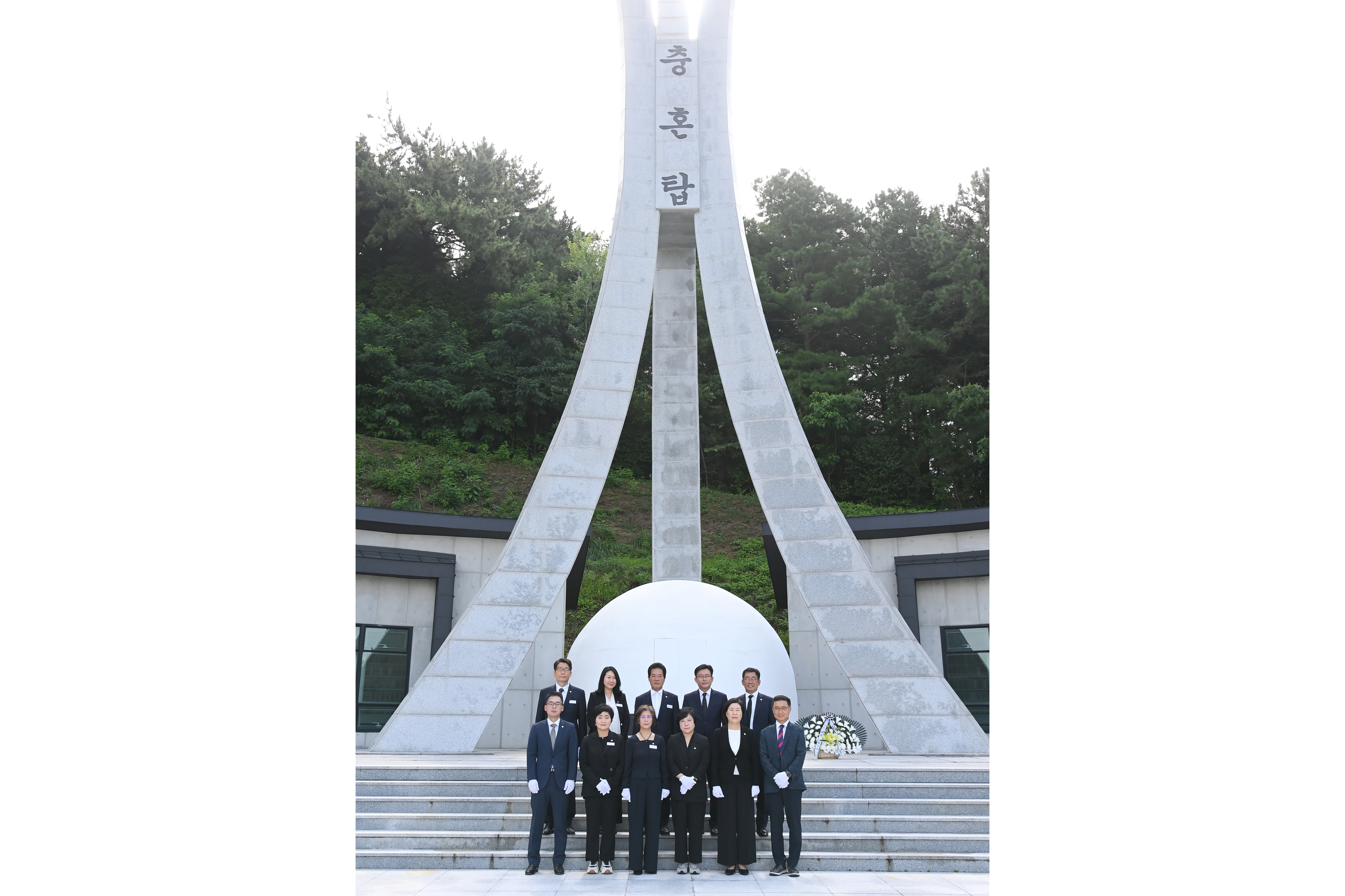 제10대 사천시의회 충혼탑 참배 - 4