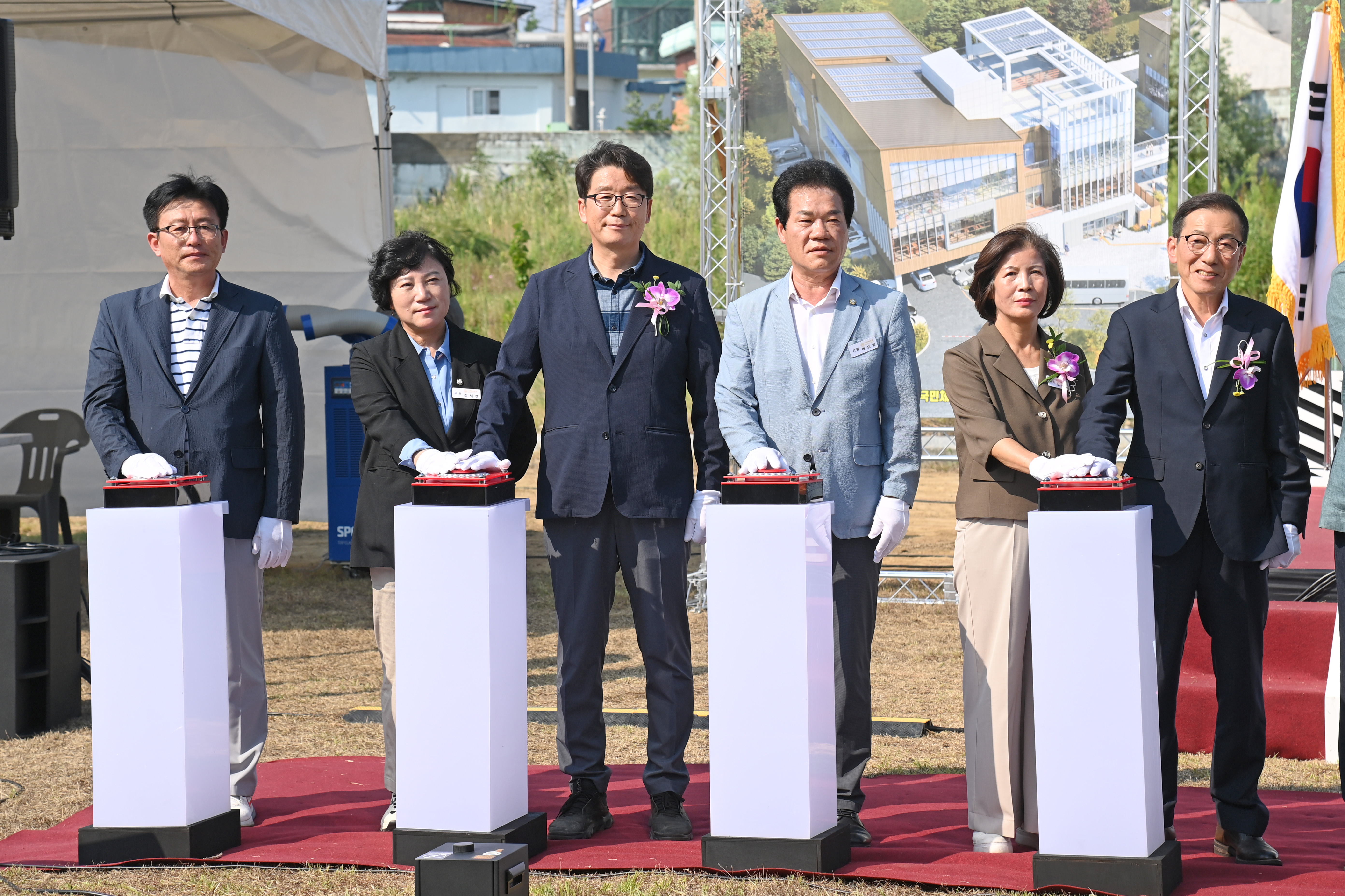 시니어친화형 국민체육센터·동부노인문화복지센터 신축공사 착공식 - 9