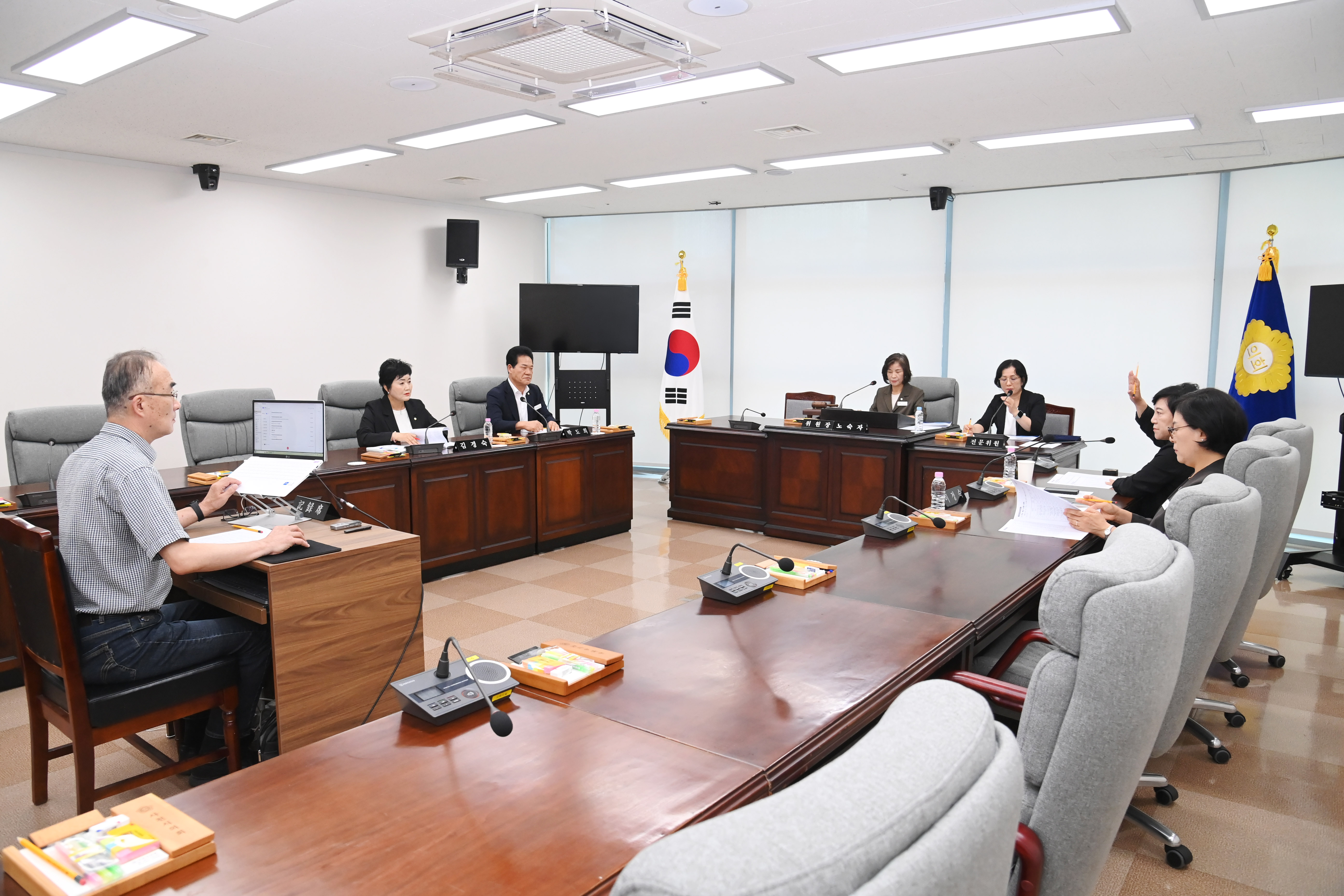 제295회 사천시의회 제1차 정례회 (행정사무감사  의회운영위원회) - 4