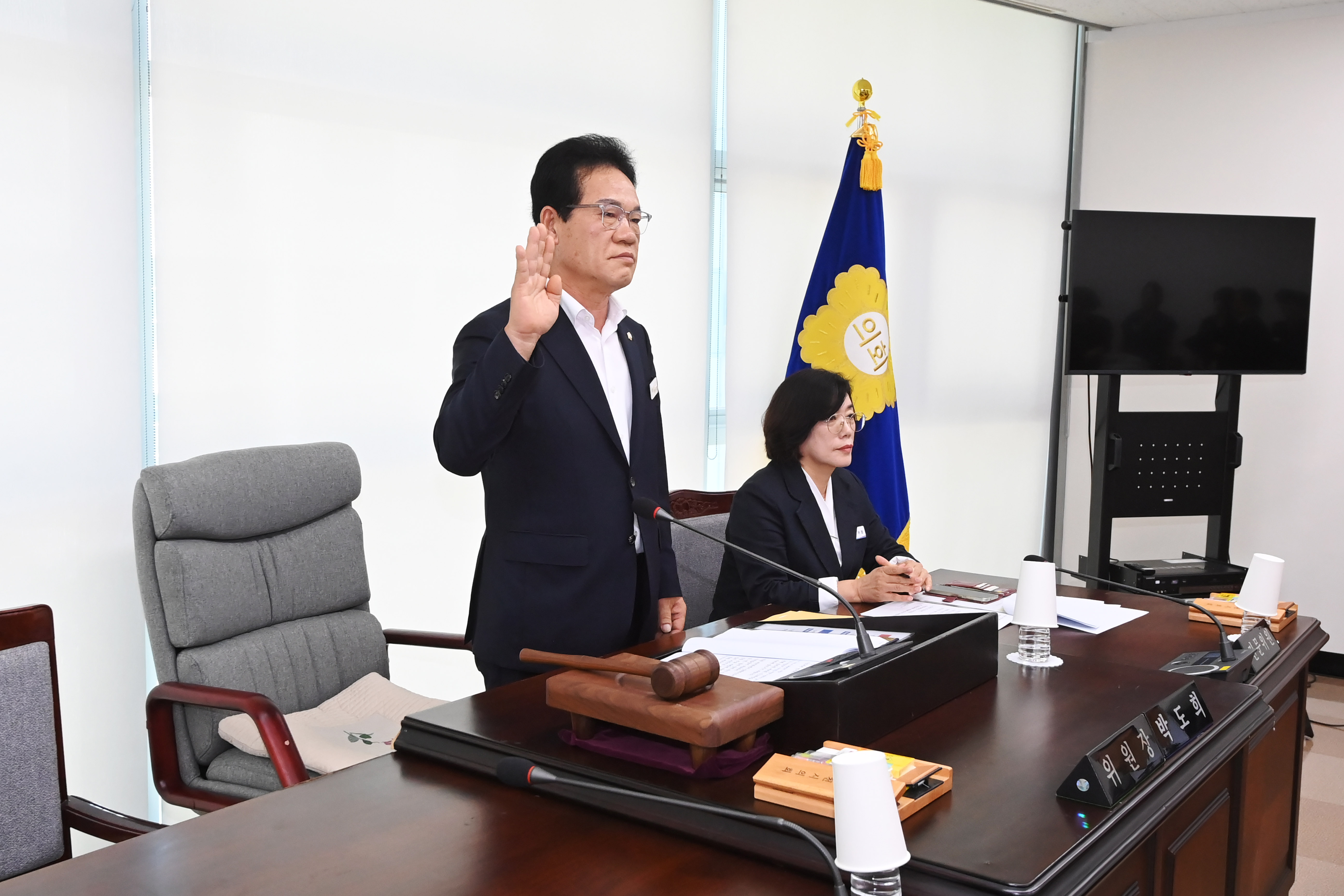 제295회 사천시의회 제1차 정례회 (행정관광·건설항공위원회 연석 행정사무감사) - 3