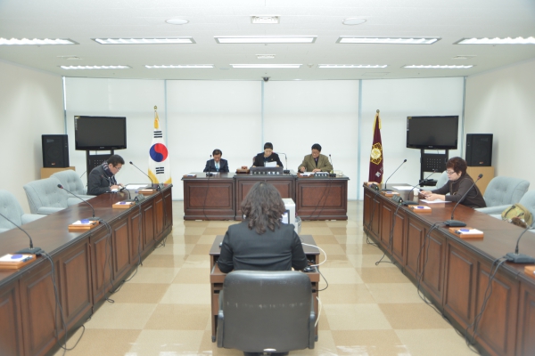 의회운영위원회 회의(2014.01.21, 의회 소회의실)