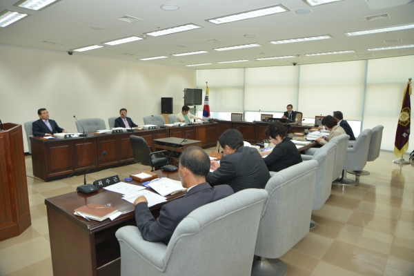 5월 의원정례간담회(2013.05.07, 의회 소회의실)